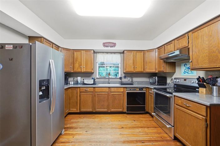 Image No.15-3 Bed House for sale