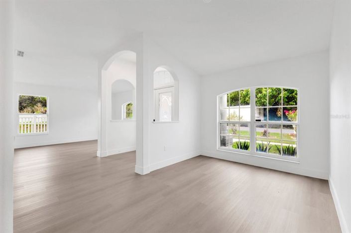 Image No.10-4 Bed House for sale