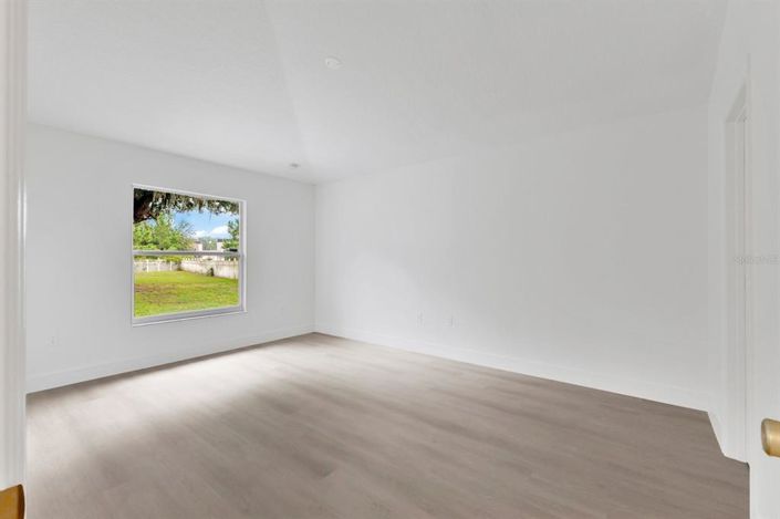 Image No.23-4 Bed House for sale