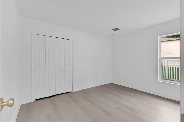 Image No.30-4 Bed House for sale