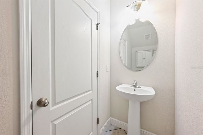 Image No.18-3 Bed House for sale