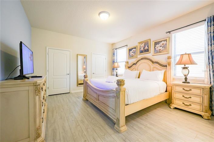 Image No.27-8 Bed House for sale