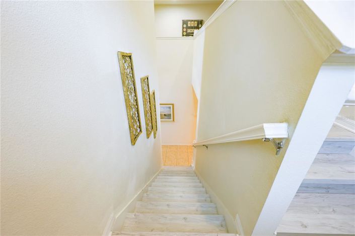 Image No.32-8 Bed House for sale