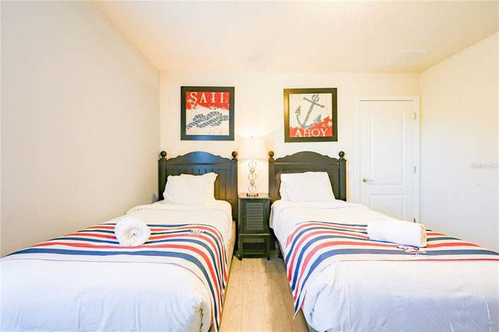 Image No.52-8 Bed House for sale