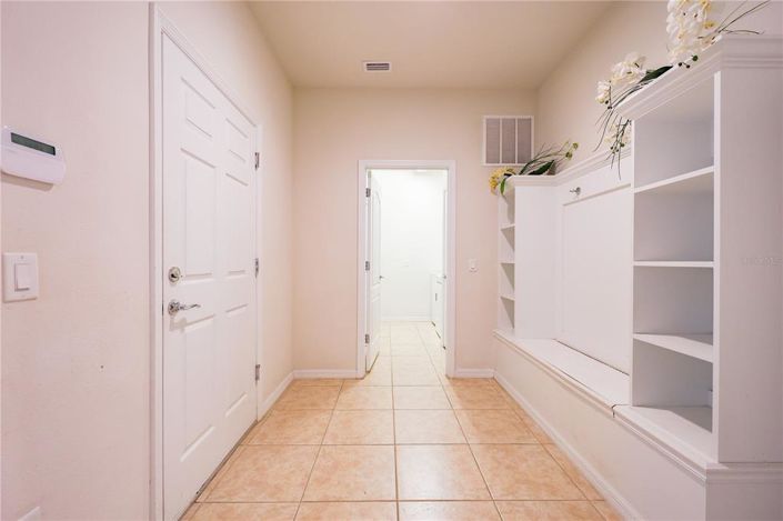 Image No.8-8 Bed House for sale