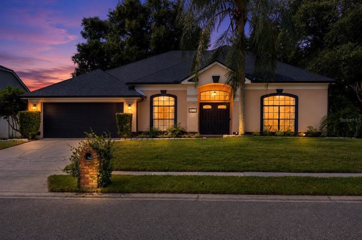 Image No.2-4 Bed House for sale