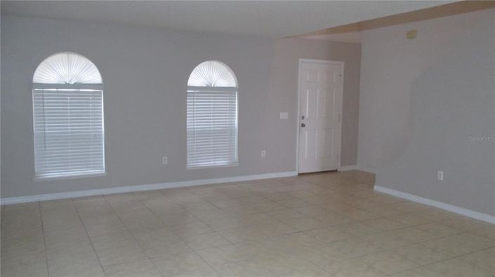 Image No.12-4 Bed House for sale