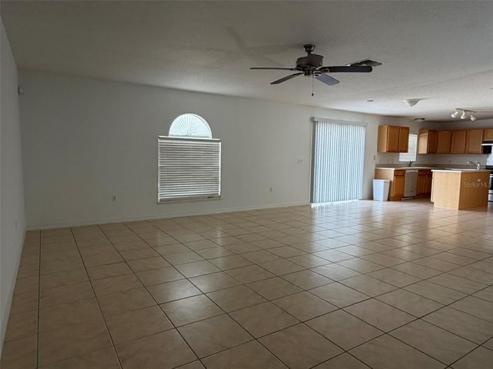 Image No.21-4 Bed House for sale