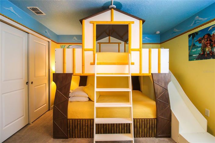 Image No.10-10 Bed House for sale