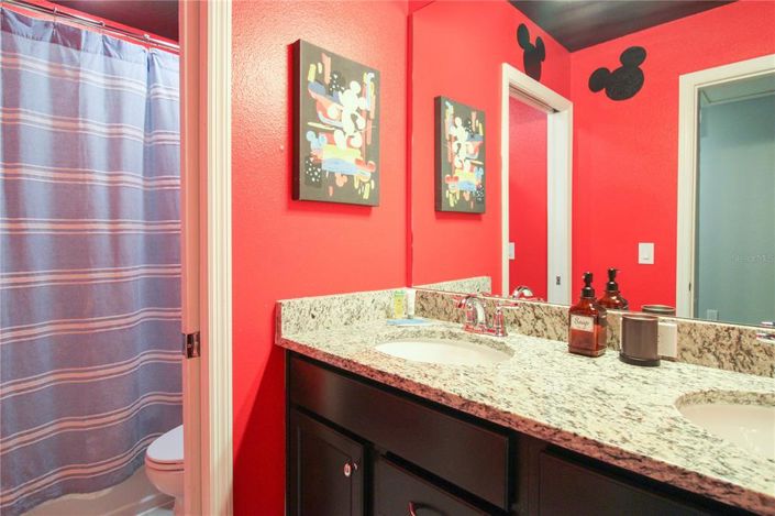 Image No.35-10 Bed House for sale