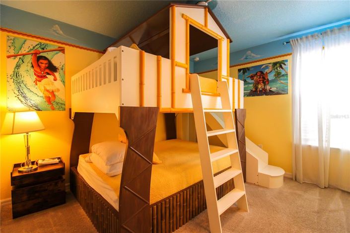 Image No.9-10 Bed House for sale