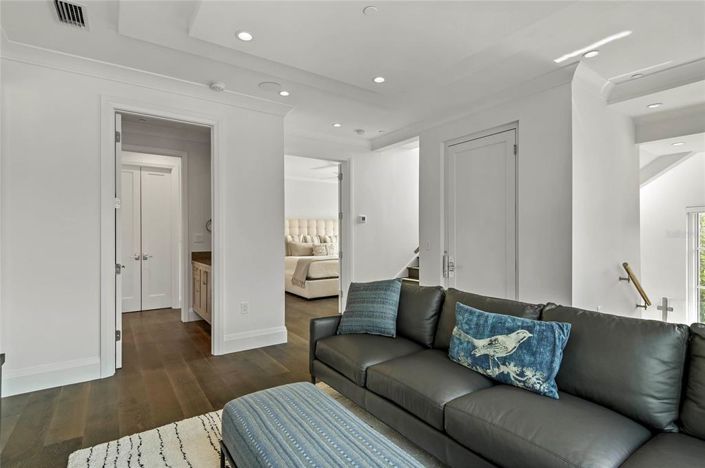 Image No.45-3 Bed Townhouse for sale