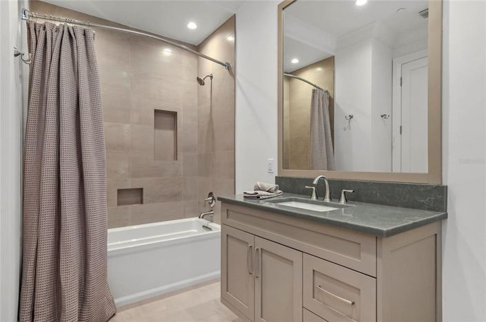 Image No.48-3 Bed Townhouse for sale