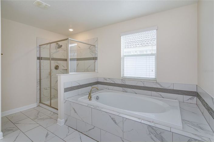Image No.18-6 Bed House for sale