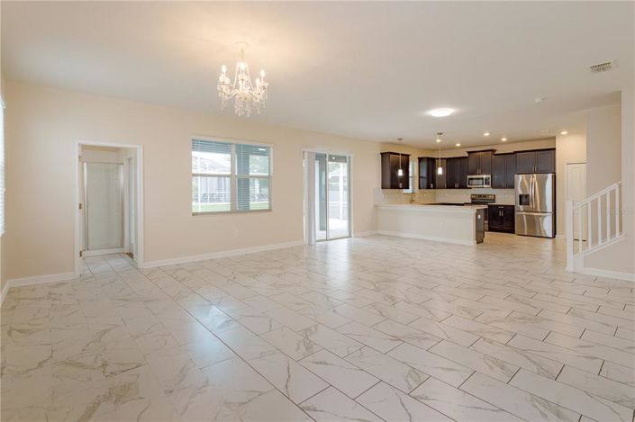 Image No.4-6 Bed House for sale