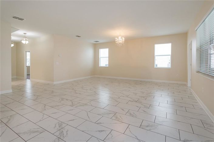 Image No.6-6 Bed House for sale