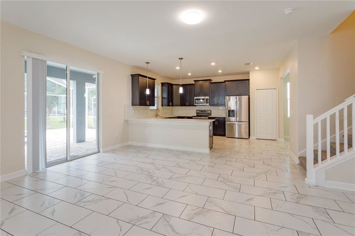 Image No.7-6 Bed House for sale