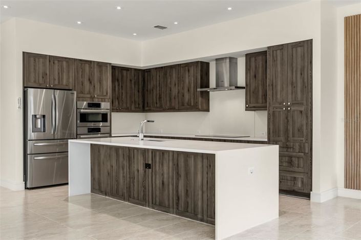 Image No.11-5 Bed House for sale