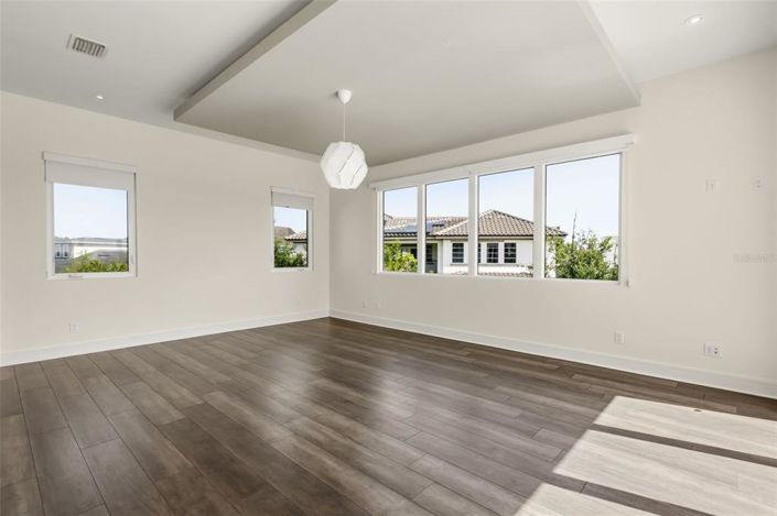 Image No.24-5 Bed House for sale