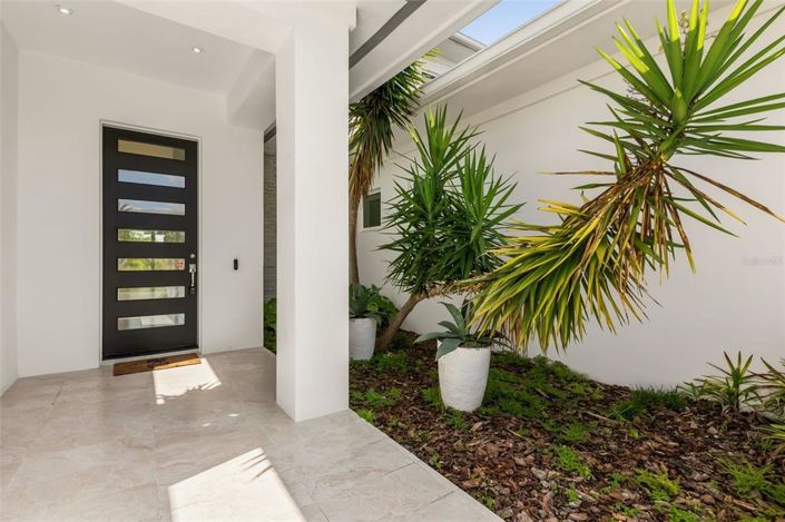 Image No.3-5 Bed House for sale