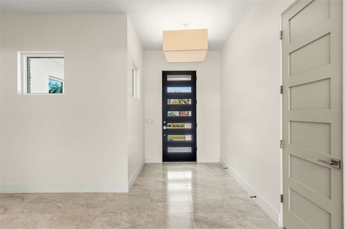 Image No.5-5 Bed House for sale