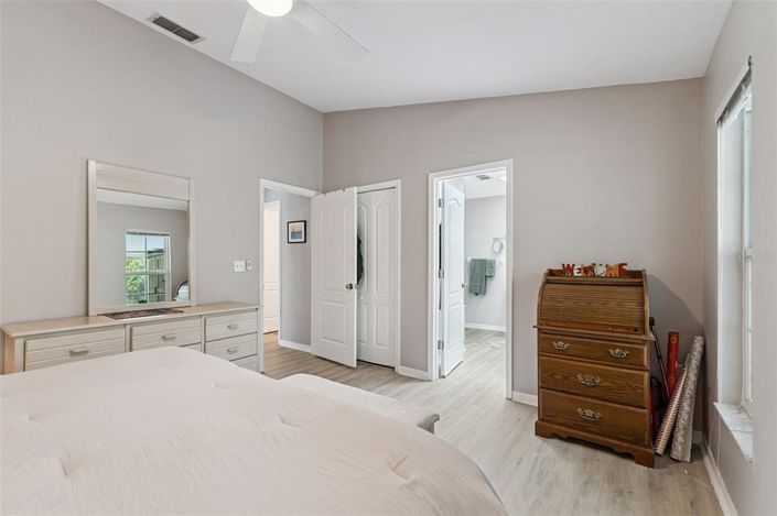 Image No.18-2 Bed House for sale