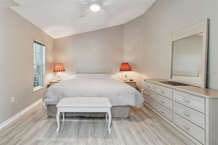 Image No.19-2 Bed House for sale