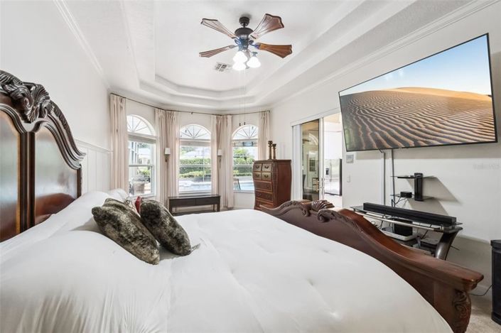 Image No.8-5 Bed House for sale