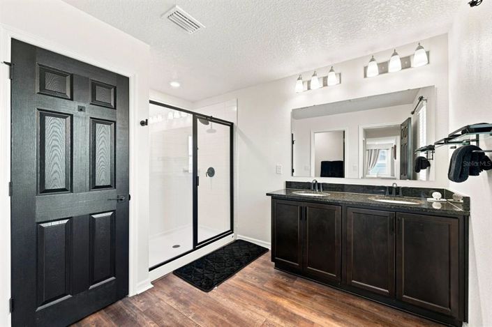Image No.19-5 Bed House for sale