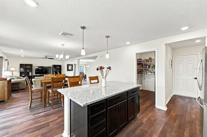 Image No.9-5 Bed House for sale