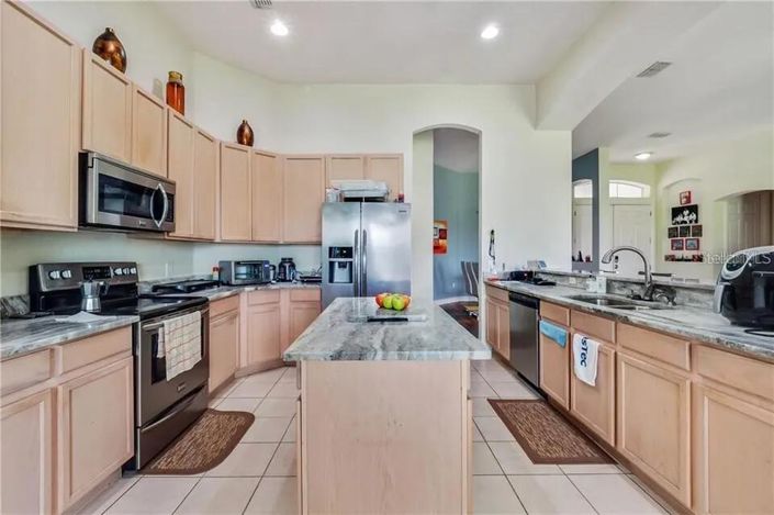 Image No.3-5 Bed House for sale