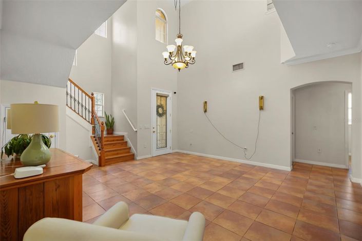 Image No.17-4 Bed House for sale
