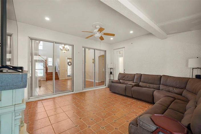 Image No.19-4 Bed House for sale