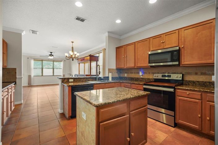 Image No.25-4 Bed House for sale