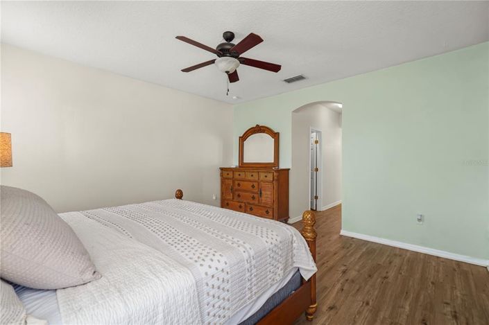 Image No.35-4 Bed House for sale