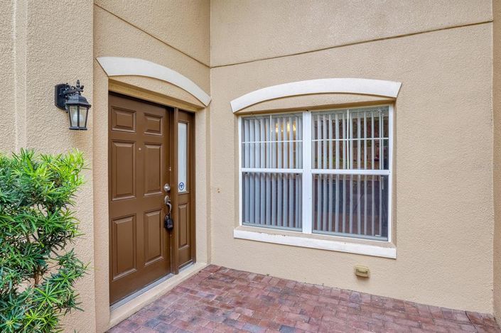 Image No.7-4 Bed Townhouse for sale