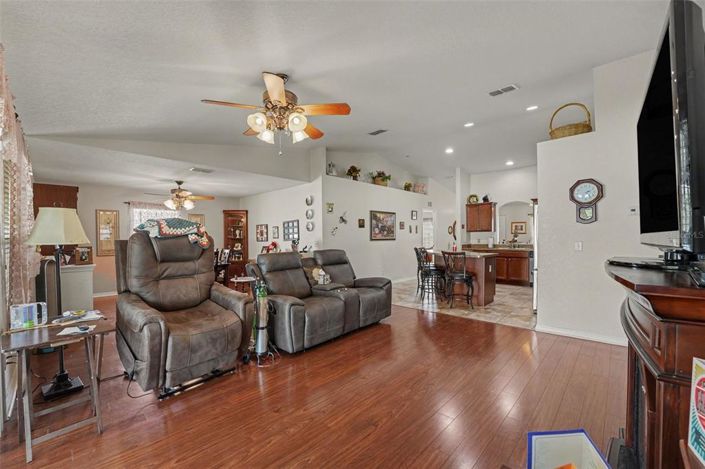 Image No.9-3 Bed House for sale