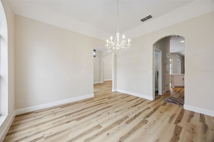 Image No.11-4 Bed House for sale
