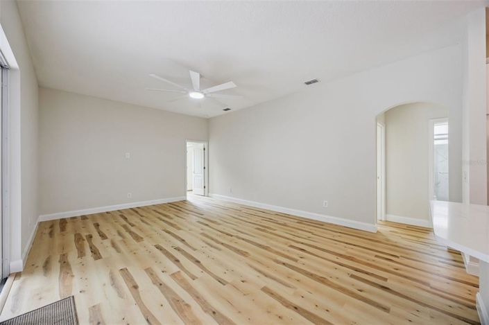 Image No.24-4 Bed House for sale