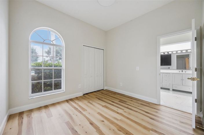 Image No.29-4 Bed House for sale