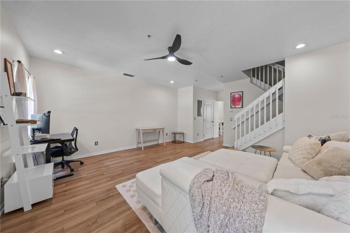 Image No.4-2 Bed Townhouse for sale