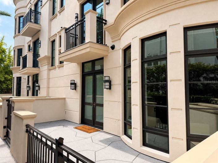 Image No.2-3 Bed Townhouse for sale
