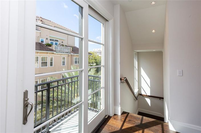 Image No.31-3 Bed Townhouse for sale
