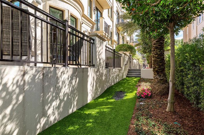 Image No.44-3 Bed Townhouse for sale