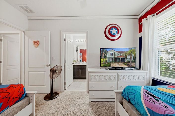 Image No.26-5 Bed Townhouse for sale