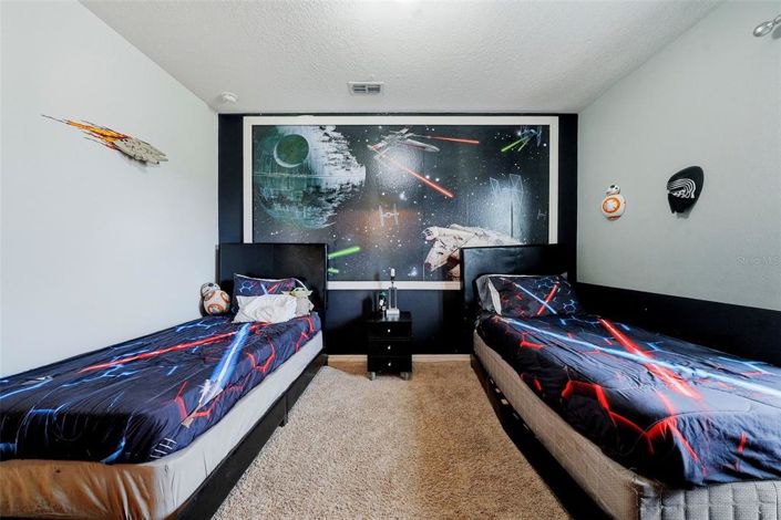 Image No.28-5 Bed Townhouse for sale