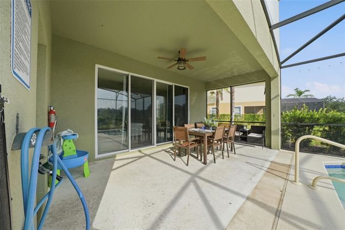 Image No.44-5 Bed Townhouse for sale