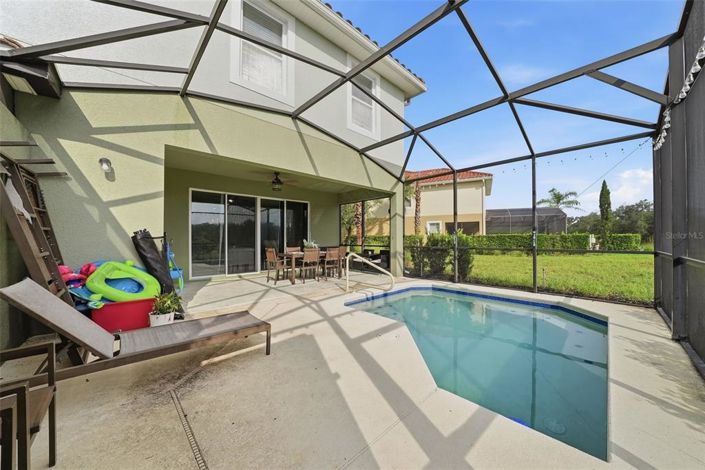 Image No.48-5 Bed Townhouse for sale