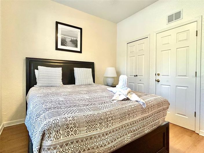 Image No.12-4 Bed Townhouse for sale