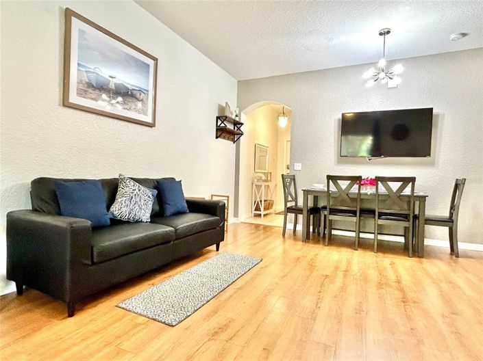 Image No.4-4 Bed Townhouse for sale